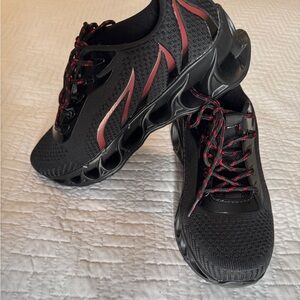 MEN’S SLIP IN TENNIS SHOES.